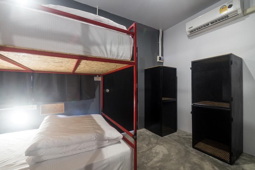 Bed Hostel Phuket Værelse billede