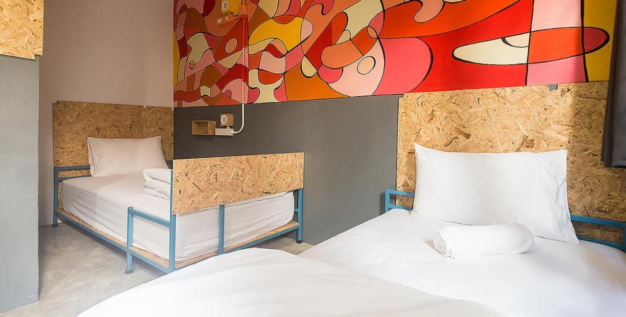 Bed Hostel Phuket Eksteriør billede