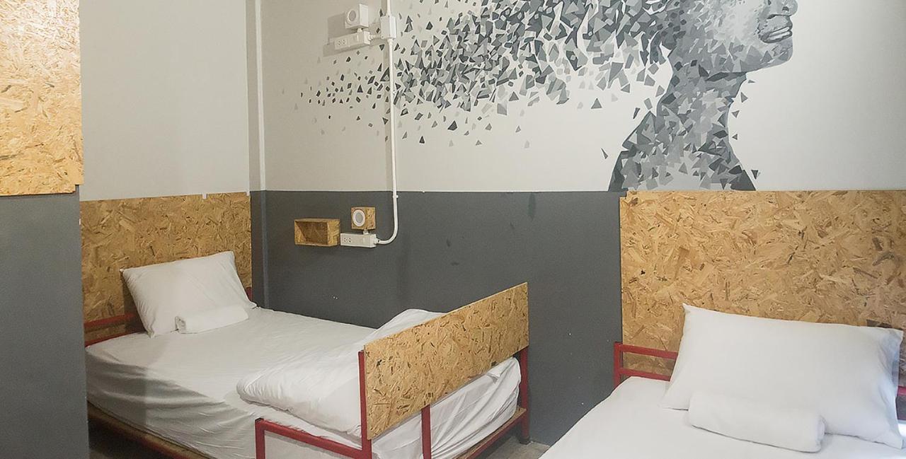 Bed Hostel Phuket Eksteriør billede